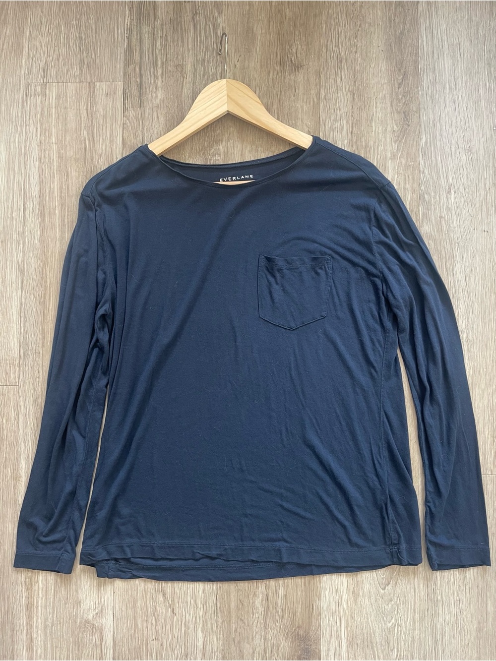 Everlane Women’s Long-Sleeve Pocket Tee - Navy